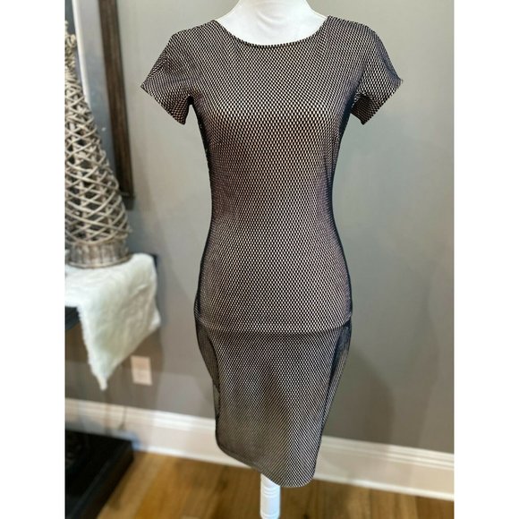 Wolford Panama Textured Fishnet Bodycon Dress 6 - Picture 6 of 9